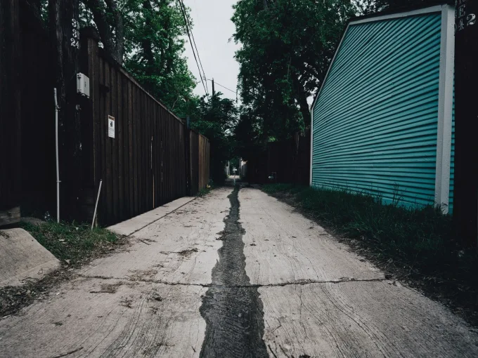 A back lane in the neighbourhood