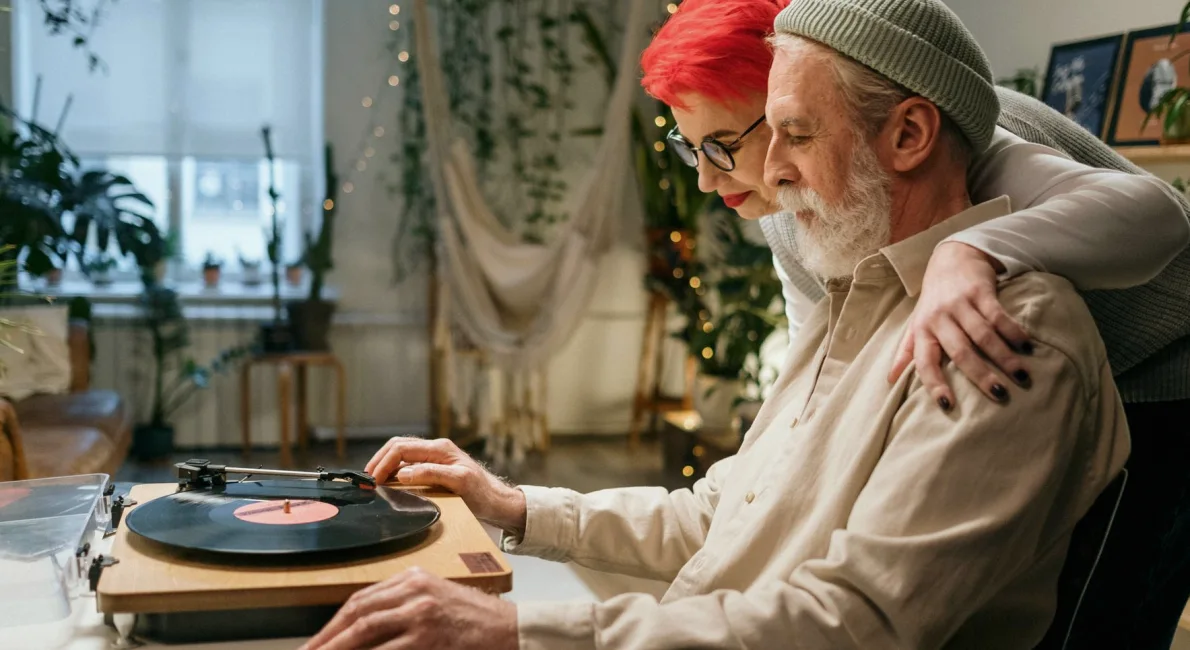 Behind the Scenes of a Listening Evening: From Tape to Table